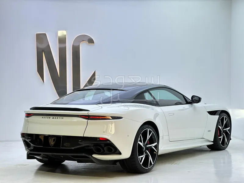 2019 استون مارتن دي بي  اس سوبر ليجيرا
