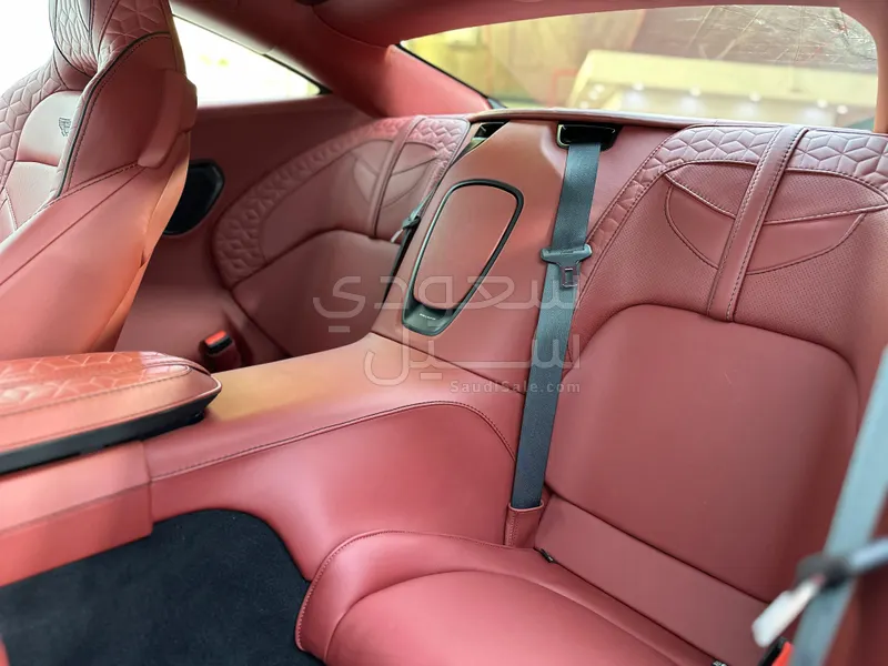 2019 استون مارتن دي بي  اس سوبر ليجيرا