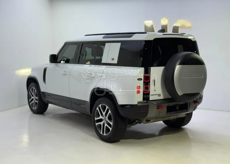 2022 لاند روفر ديفيندر اكس داينمك