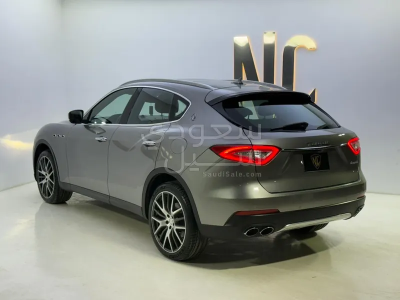 2017 مازيراتي ليفانتي