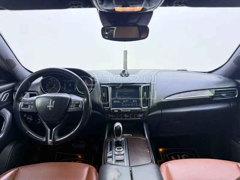 2017 مازيراتي ليفانتي