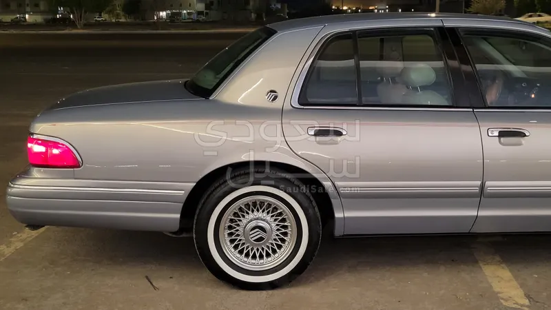 1996 ميركوري جراند ماركيز