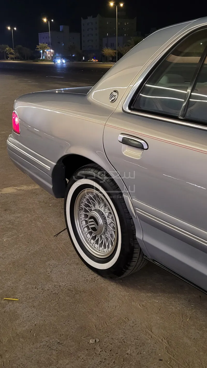 1996 ميركوري جراند ماركيز