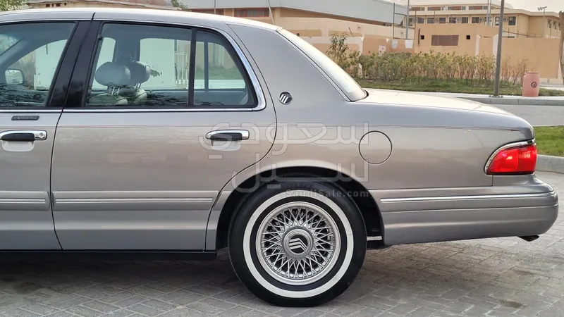 1996 ميركوري جراند ماركيز
