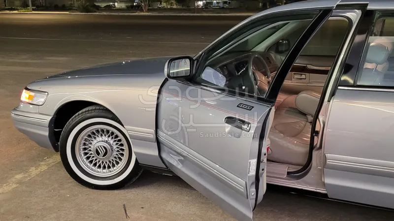 1996 ميركوري جراند ماركيز