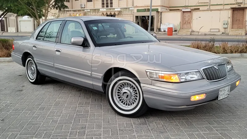 1996 ميركوري جراند ماركيز