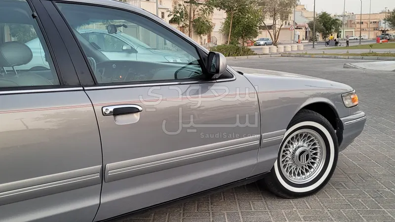 1996 ميركوري جراند ماركيز