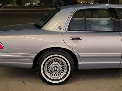 1996 ميركوري جراند ماركيز