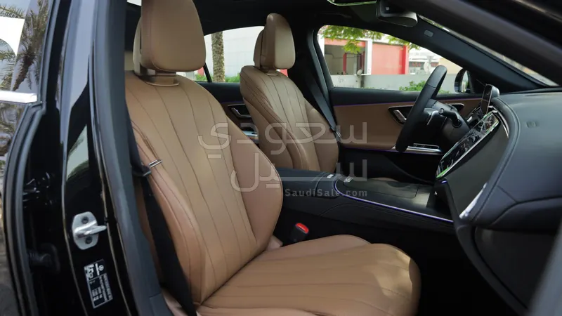 2025 مرسيدس - بنز إي 200