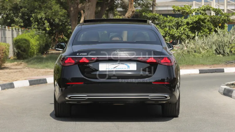 2025 مرسيدس - بنز إي 200