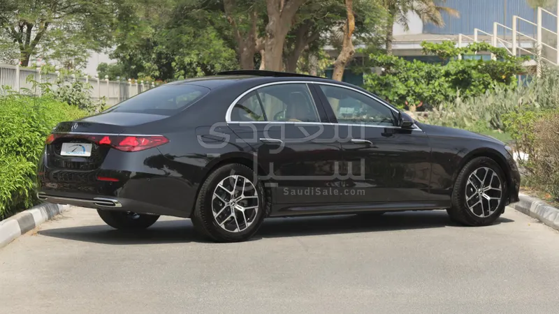 2025 مرسيدس - بنز إي 200