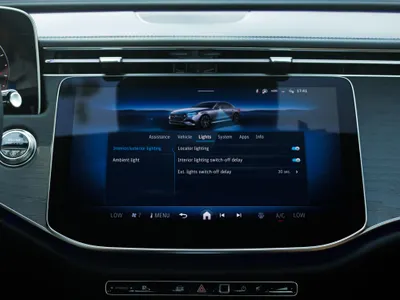 2025 مرسيدس - بنز إي 200