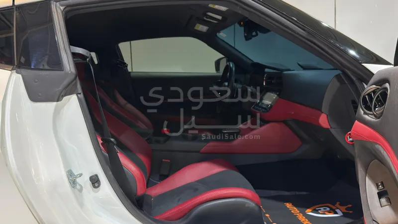 2024 نيسان زد 370