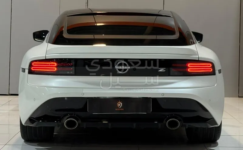 2024 نيسان زد 370