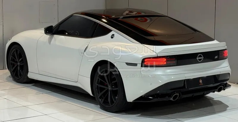 2024 نيسان زد 370