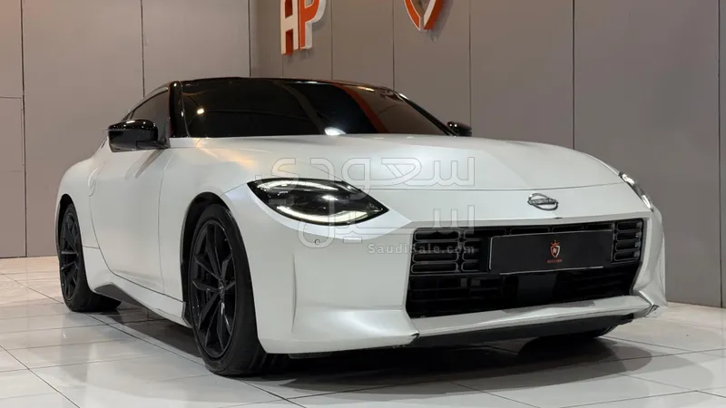 2024 نيسان زد 370