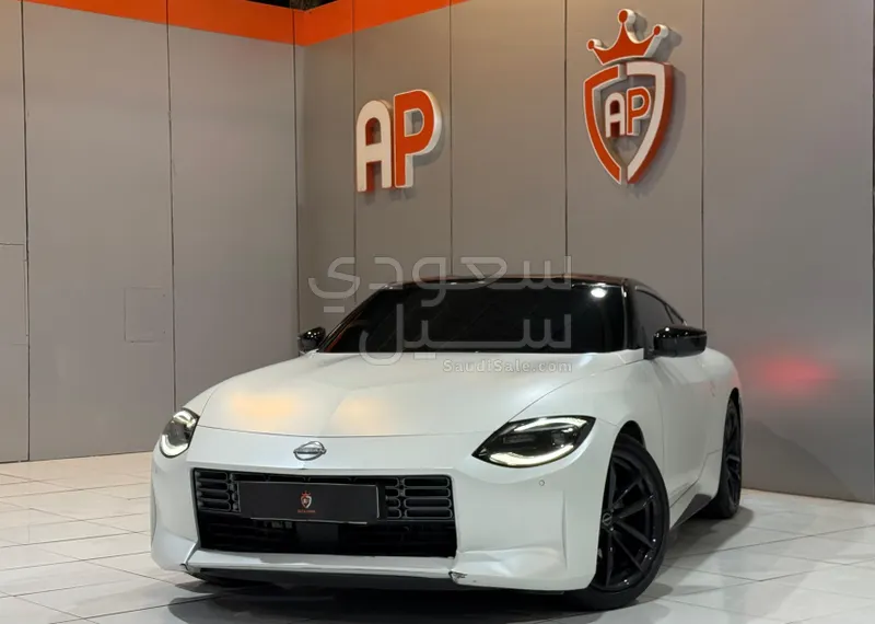 2024 نيسان زد 370