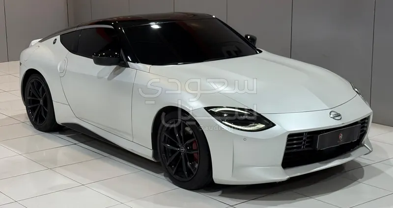 2024 نيسان زد 370