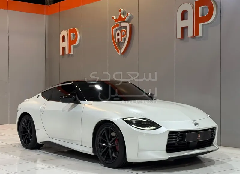 2024 نيسان زد 370