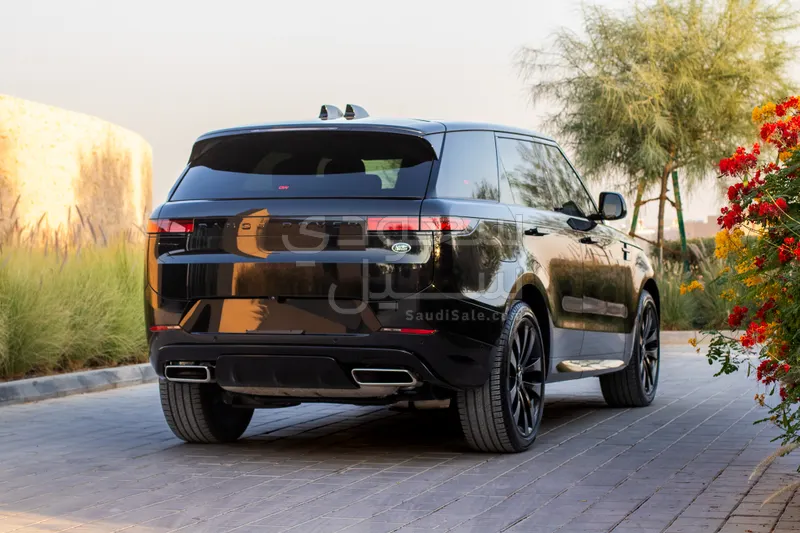 2023 لاند روفر رينج روفر سبورت اس اي