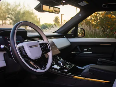 2023 لاند روفر رينج روفر سبورت اس اي