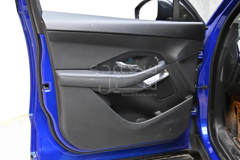 2019 جاكوار اي-بيس