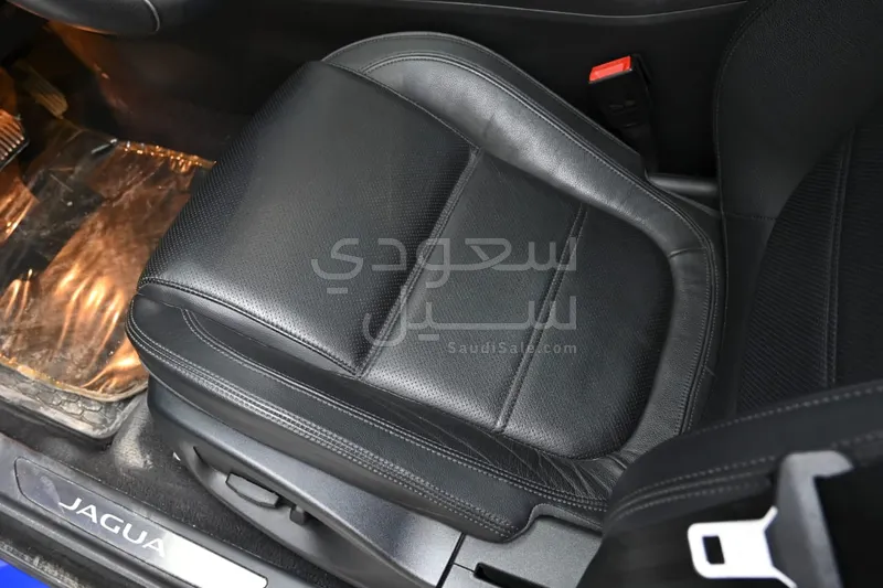 2019 جاكوار اي-بيس