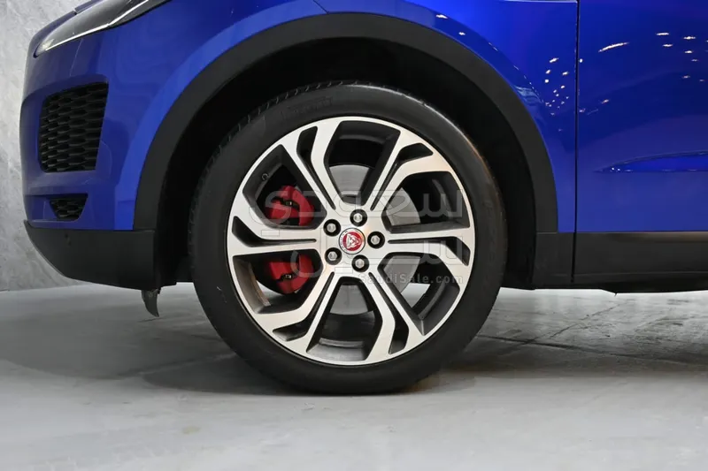 2019 جاكوار اي-بيس