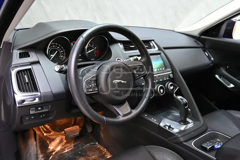 2019 جاكوار اي-بيس