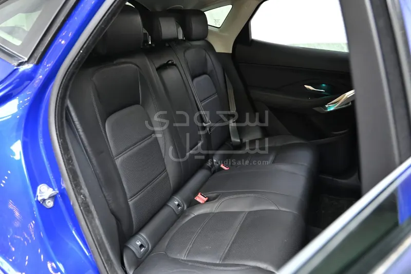 2019 جاكوار اي-بيس