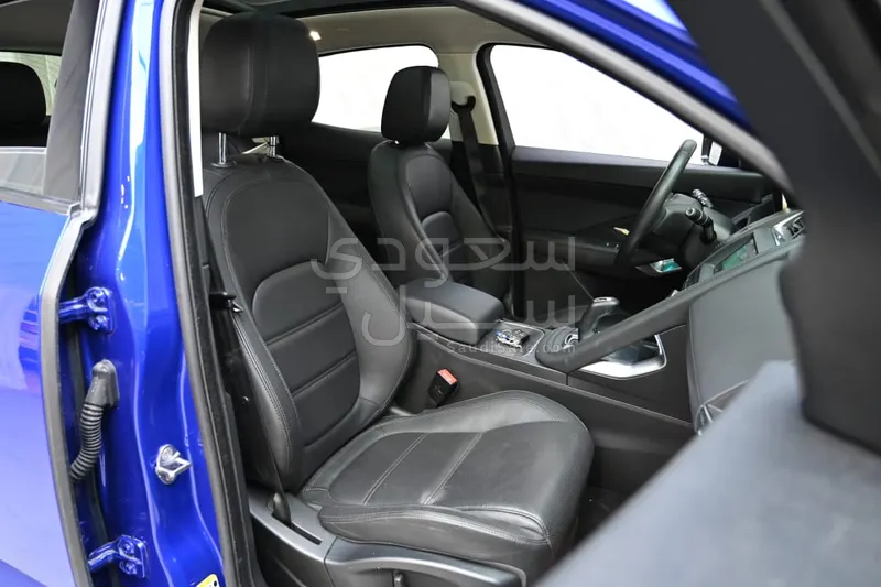 2019 جاكوار اي-بيس