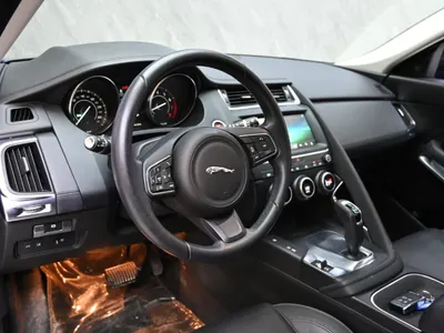 2019 جاكوار اي-بيس