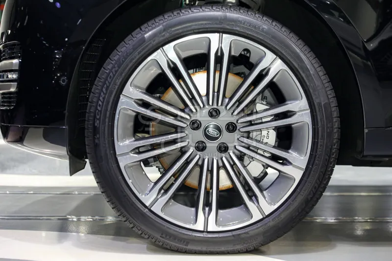 2025 لاند روفر رينج روفر اتش اس اي