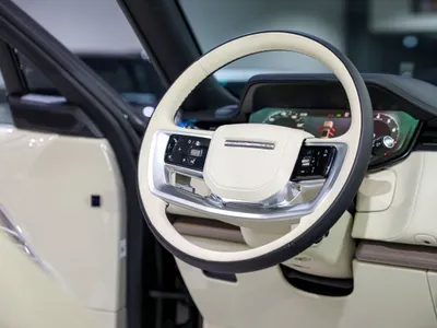 2025 لاند روفر رينج روفر اتش اس اي