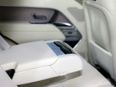 2025 لاند روفر رينج روفر اتش اس اي