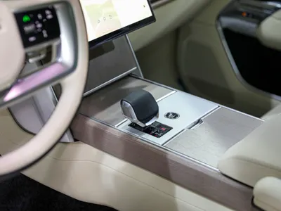 2025 لاند روفر رينج روفر اتش اس اي