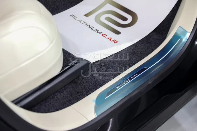 2025 لاند روفر رينج روفر اوتوبيوغرافي