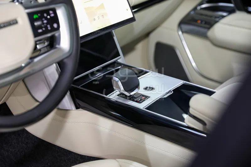 2025 لاند روفر رينج روفر اوتوبيوغرافي