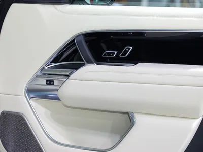 2025 لاند روفر رينج روفر اوتوبيوغرافي