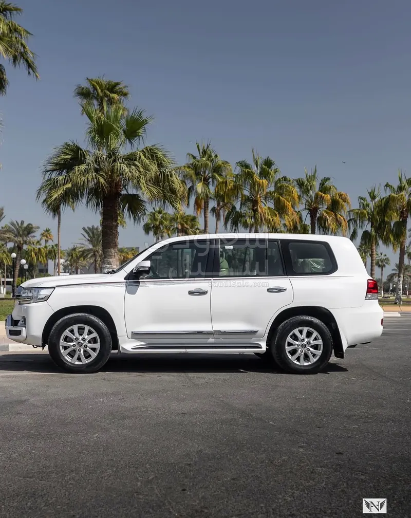 2019 تويوتا لاند كروزر جي اكس ار