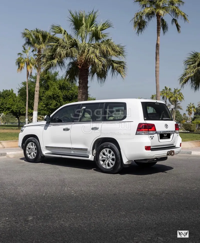 2019 تويوتا لاند كروزر جي اكس ار