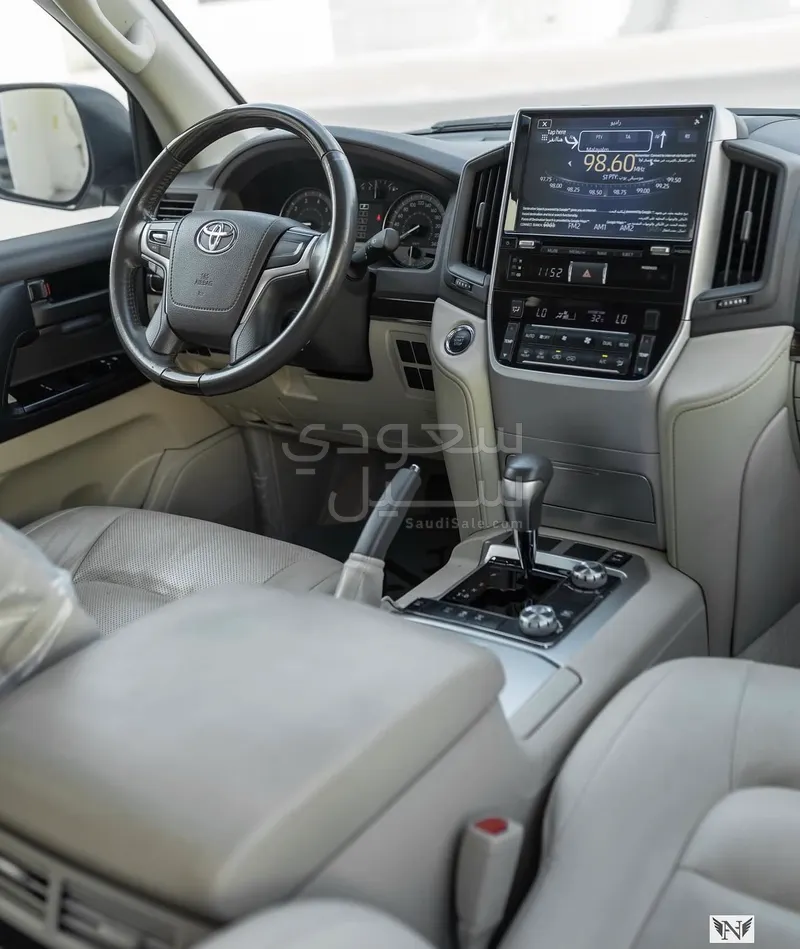 2019 تويوتا لاند كروزر جي اكس ار