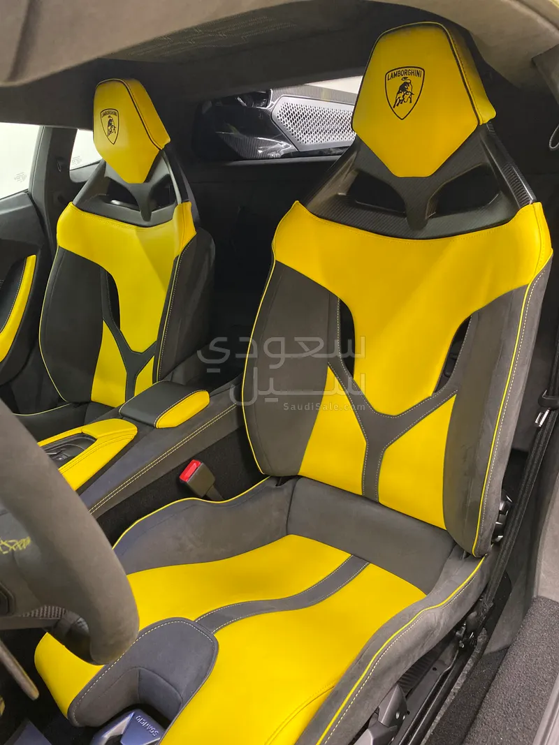 2024 لمبرجيني ريفويلتو