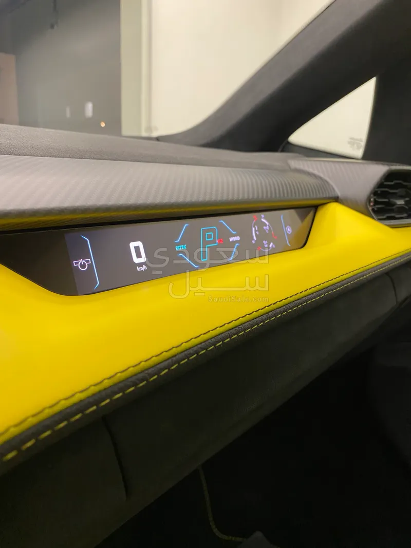 2024 لمبرجيني ريفويلتو