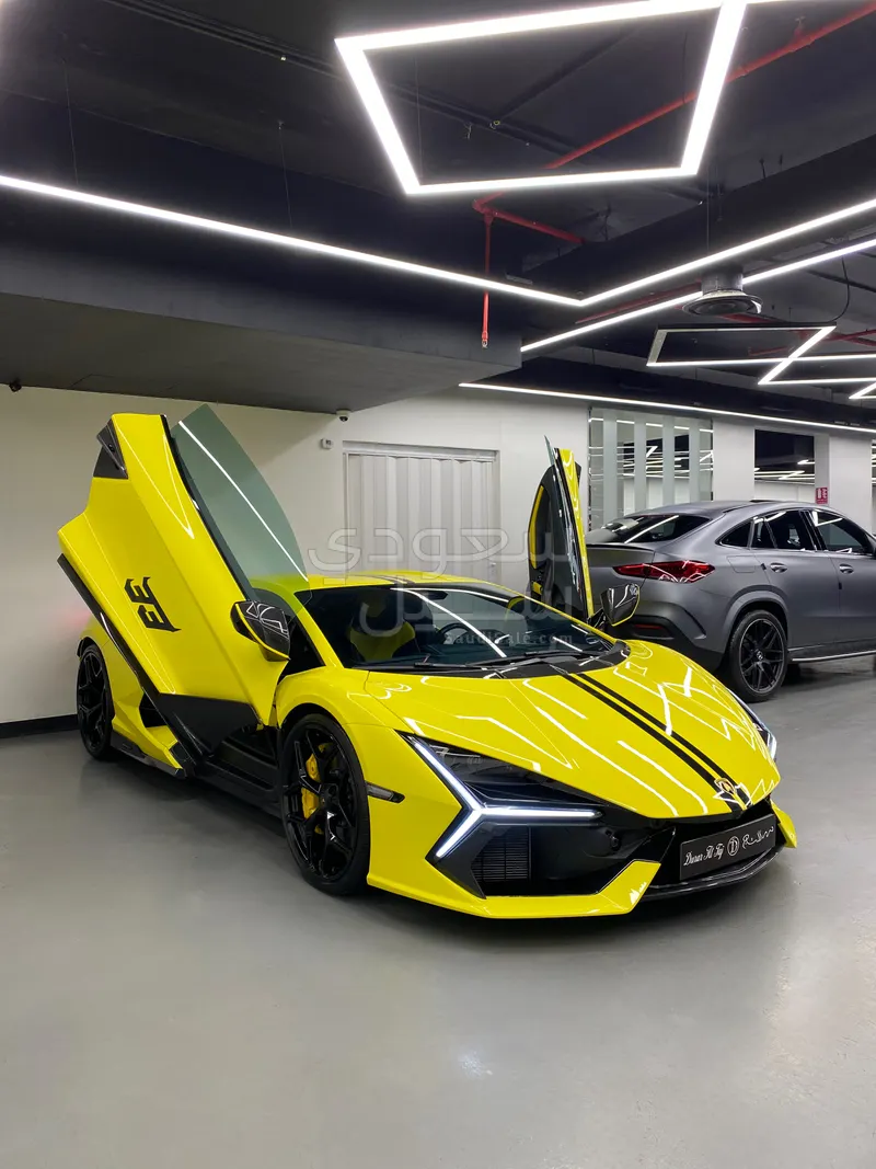 2024 لمبرجيني ريفويلتو