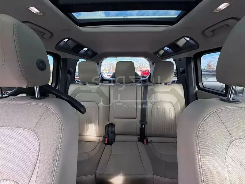 2021 لاند روفر ديفيندر اتش اس اي