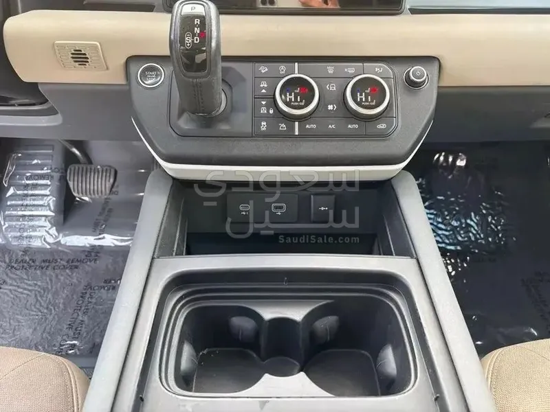 2021 لاند روفر ديفيندر اتش اس اي