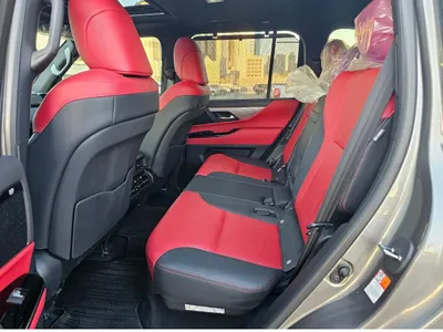 2025 لكزس إل إكس 700 أف سبورت