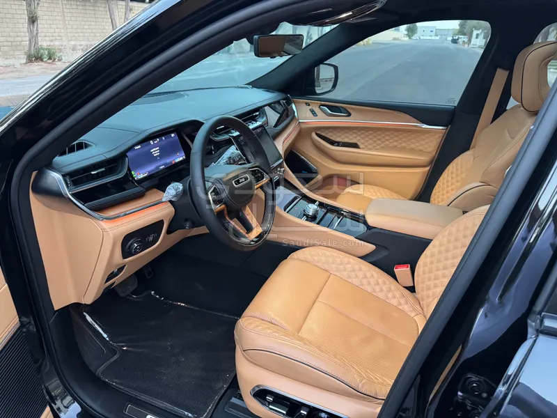 2024 جييب جراند شيروكي ساميت