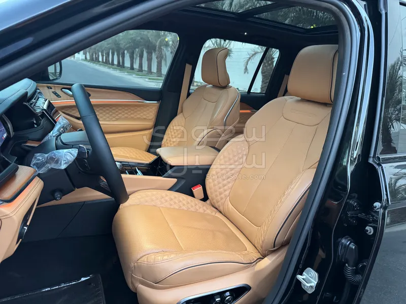 2024 جييب جراند شيروكي ساميت